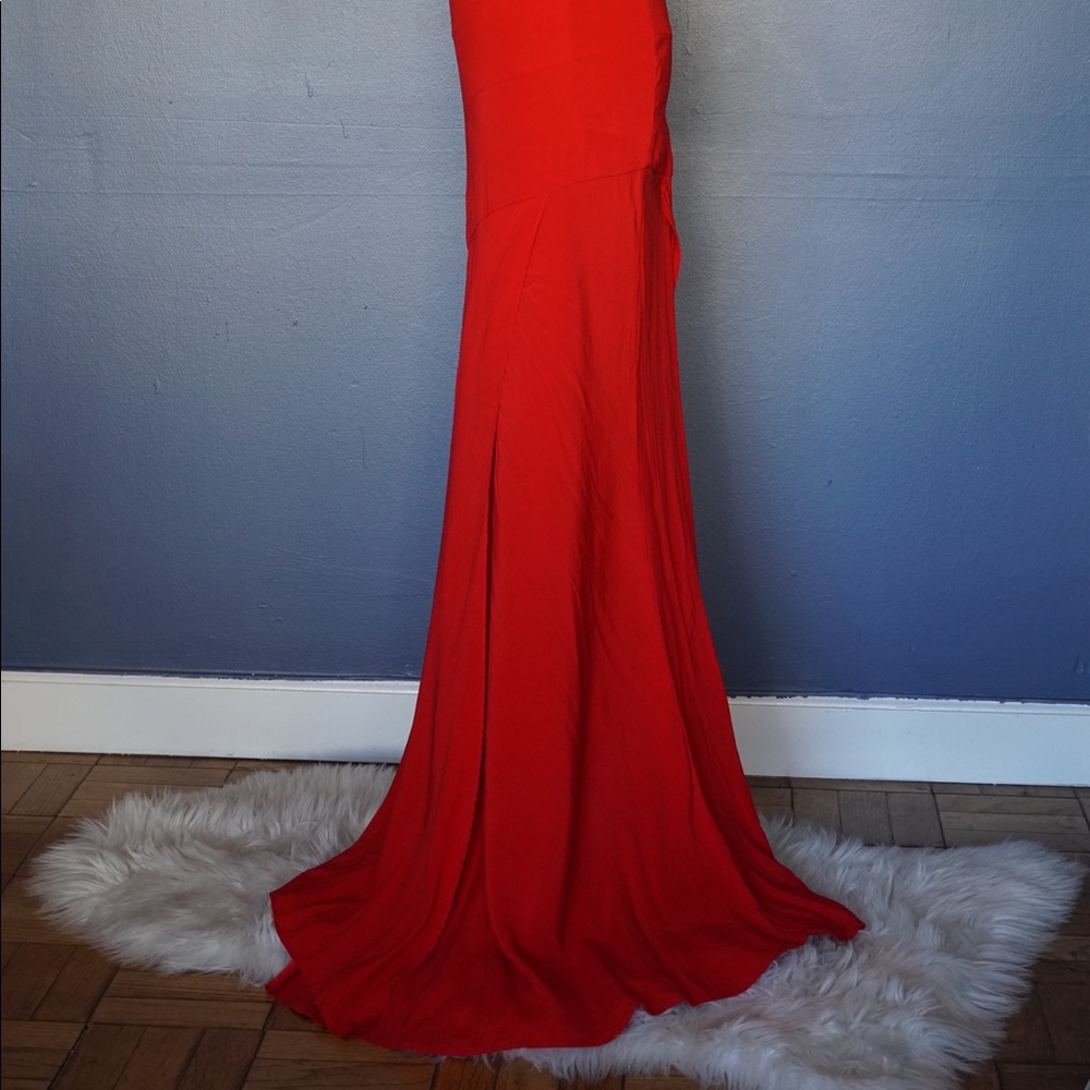 Red evening gown - Picture 6 of 6